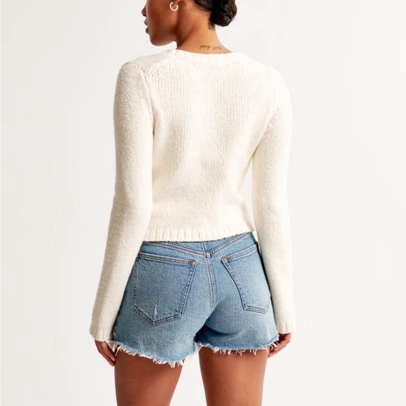 Abercrombie & Fitch High Rise Mom Short Distressed Blue Women’s Size 2 or 26 - Picture 3 of 7